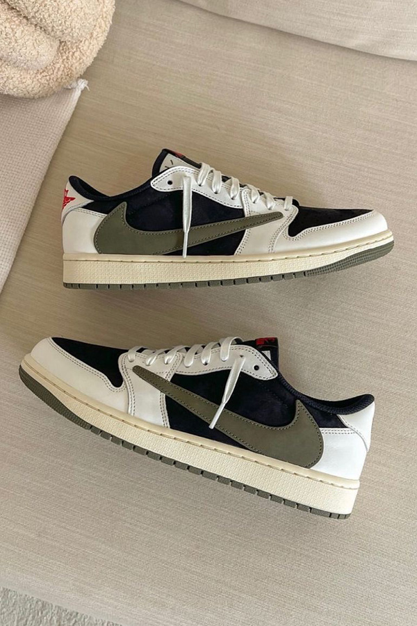 کتونی تراویس اسکات olive