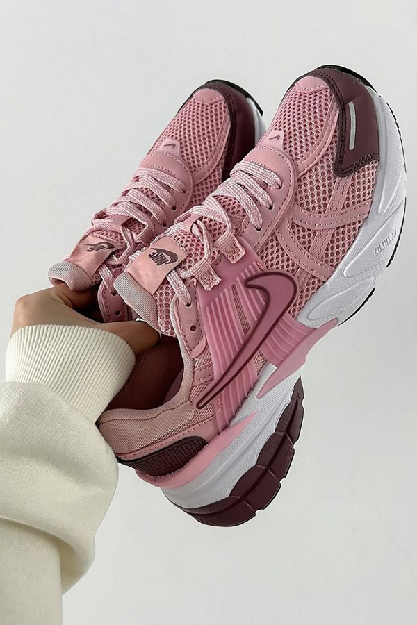 کتونی صورتی V2K