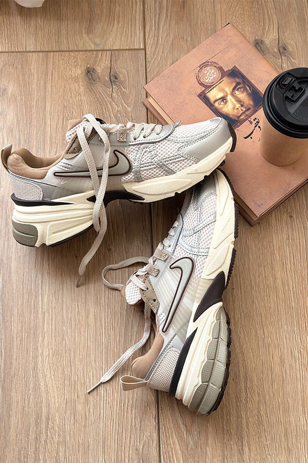 کتونی کرم قهوه ای نایک