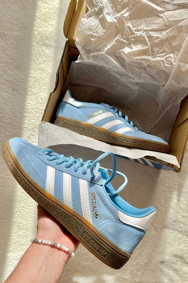 کتونی ادیداس اسپیزل آّبی آسمانی