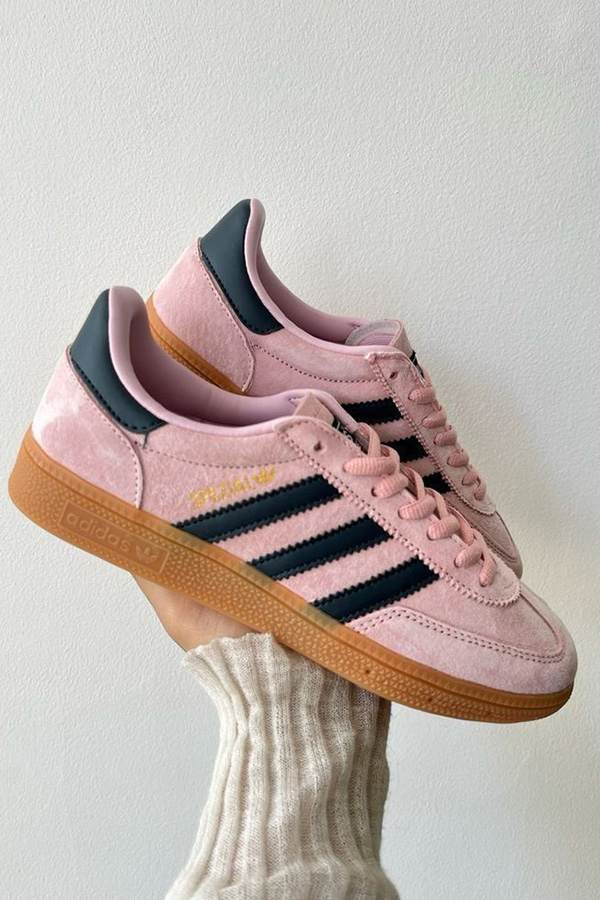 کتونی صورتی ادیداس