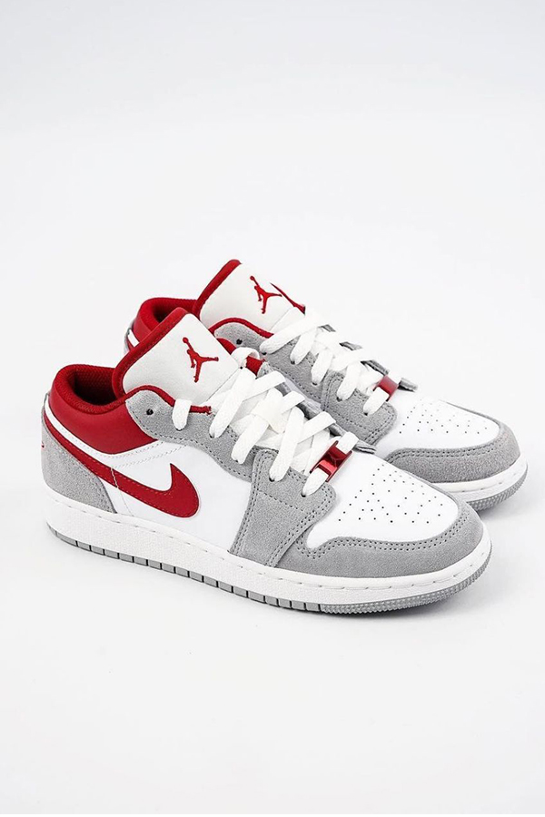 کتونی جردن سفید قرمز