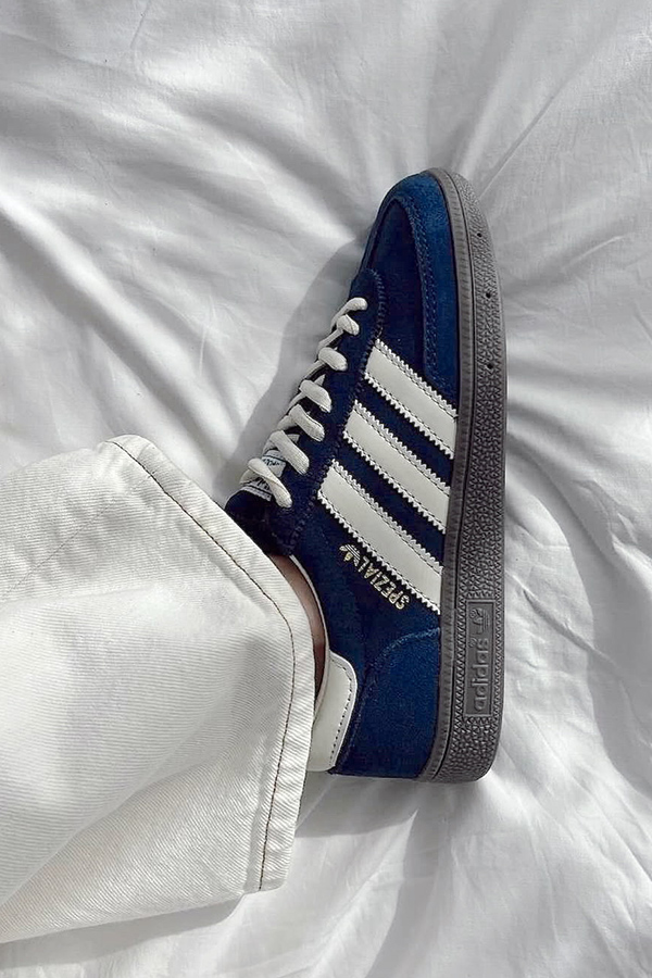 کتونی ادیداس آبی کاربنی