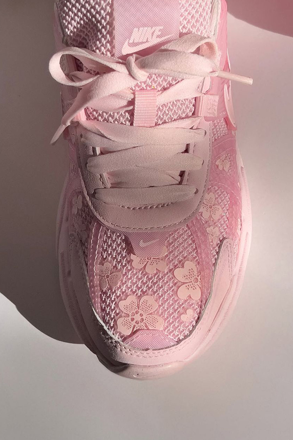 کتونی نایک وی تو کی V2K صورتی فلورال