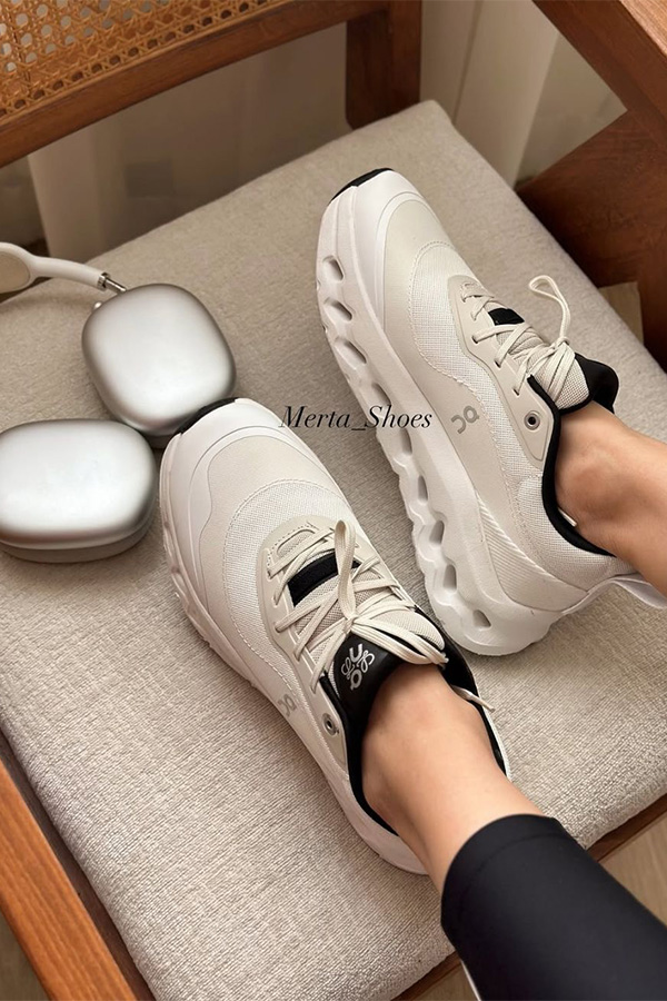 کتونی ON رانینگ سفید کرم