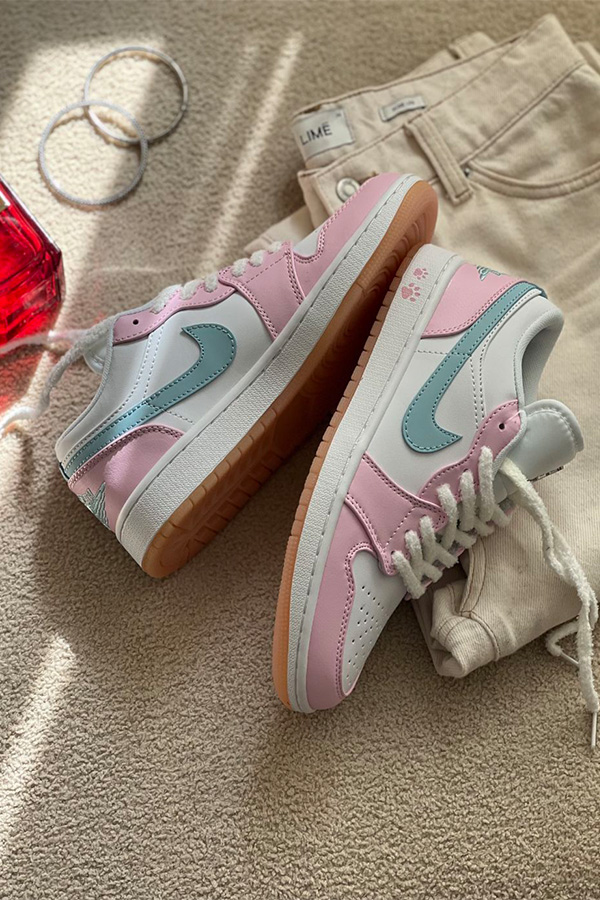 کتونی نایک جردن لو صورتی آبی