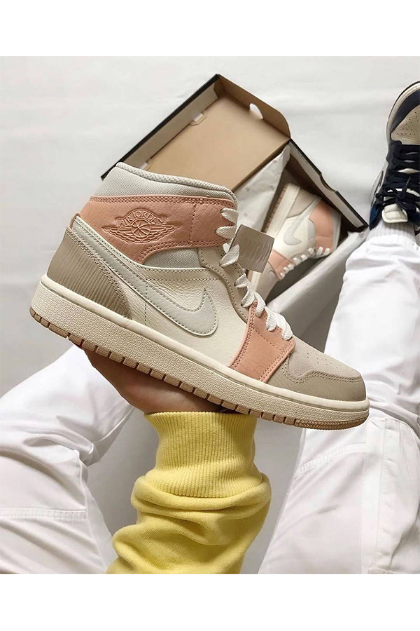 کتونی نایک ایرجردن 1 Mid Milan